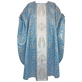 Chasuble en tissu damassé