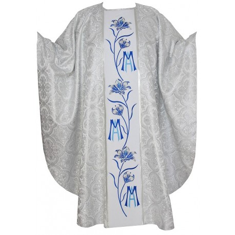 Chasuble en tissu damassé